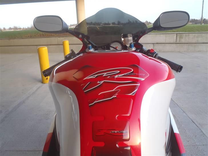 Yamaha R6 billede 12