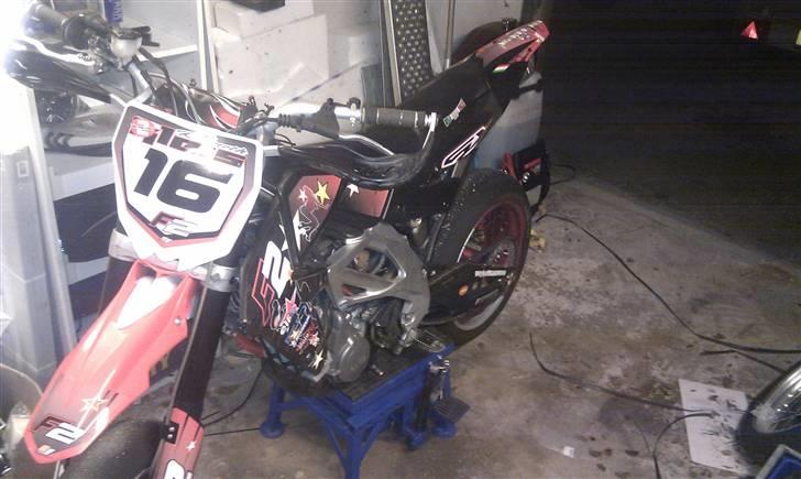 Aprilia sxv 450 - Navn og nummer skal skiftes :-) billede 1