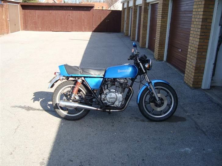 Yamaha xs 250 - så er den blevet malet og fået en anden motor :) billede 6