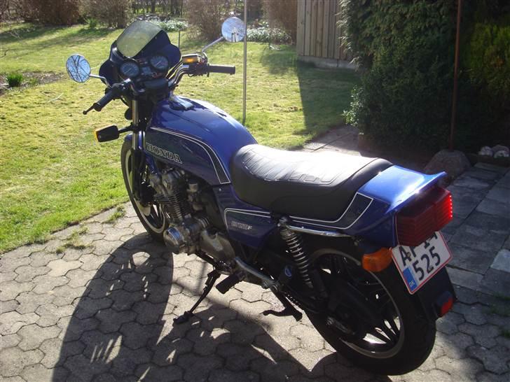 Honda cb750f billede 2