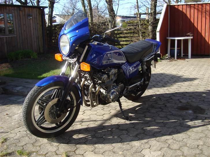 Honda cb750f billede 3