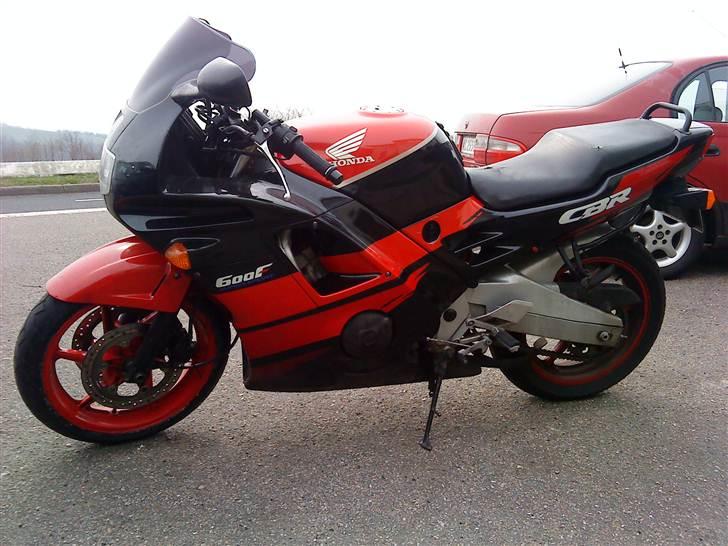 Honda Cbr 600F billede 2