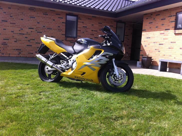 Honda cbr 600 f4 billede 1