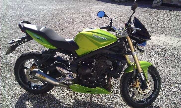 Triumph Street Triple - Nyvasket, så den skinner som en lækat i  måneskin billede 10