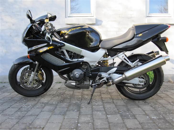 Honda VTR 1000 F - (solgt) billede 1