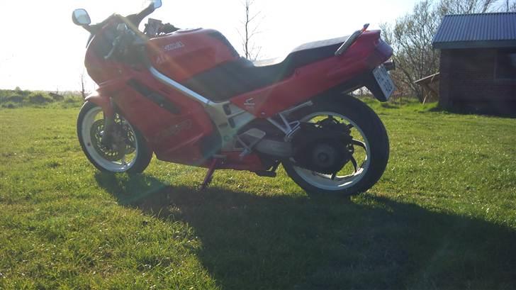 Honda VFR 750 F.  RC 36. billede 5