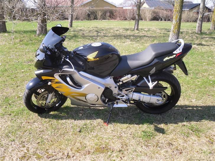 Honda CBR 600 F4 billede 2