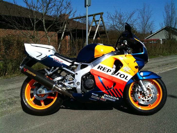 Honda cbr 900 repsol solgt  billede 1