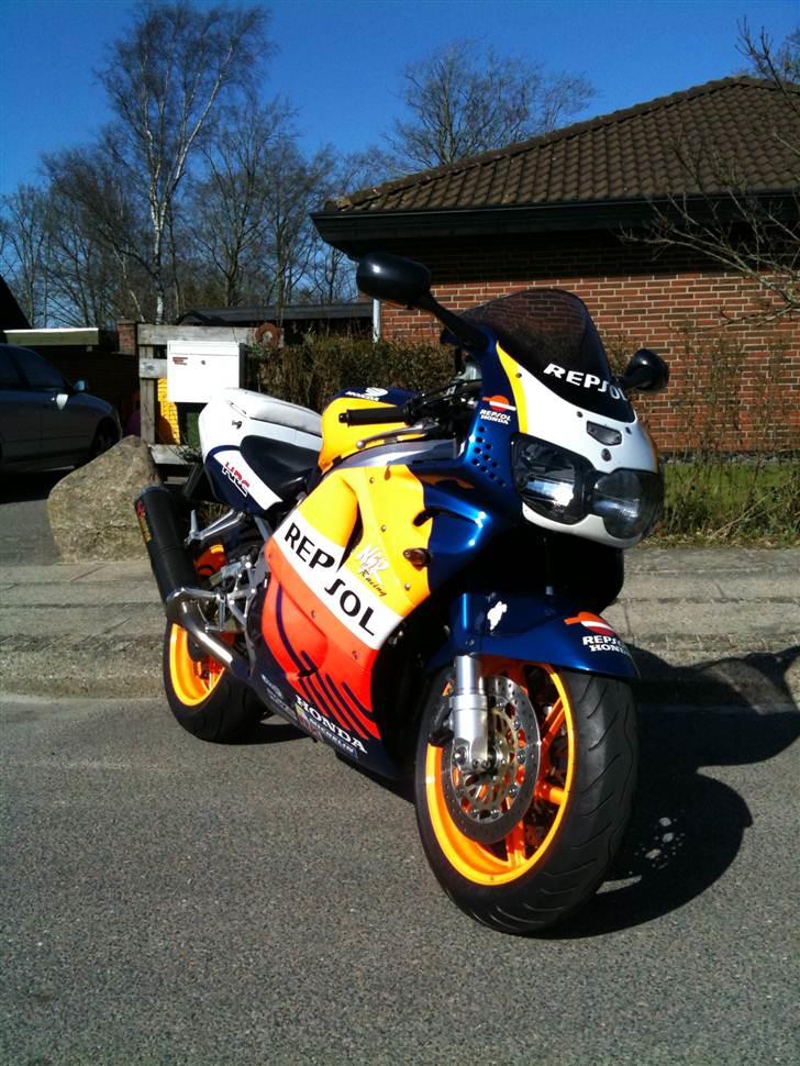 Honda cbr 900 repsol solgt  billede 2