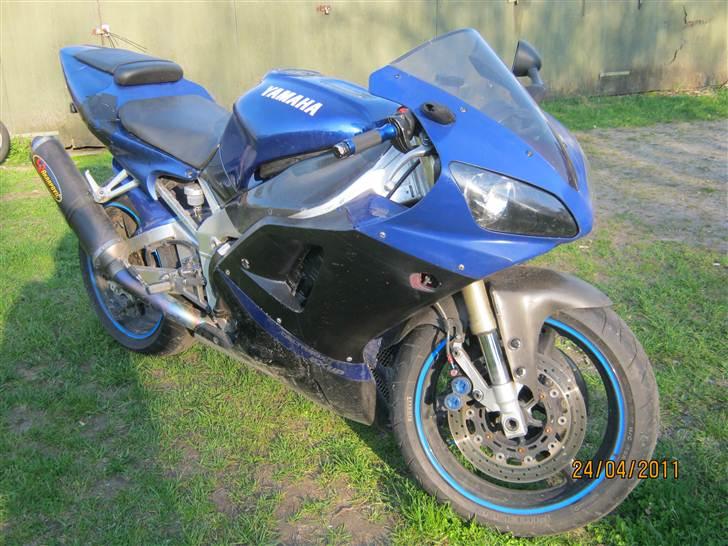 Yamaha R1 billede 4