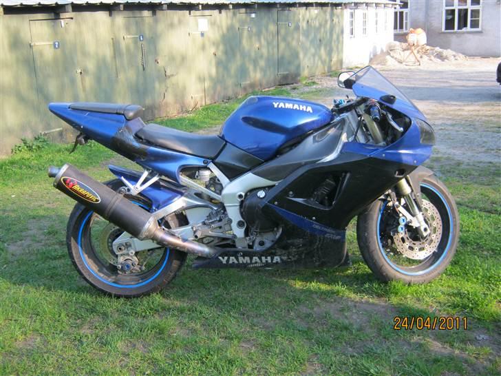 Yamaha R1 billede 5