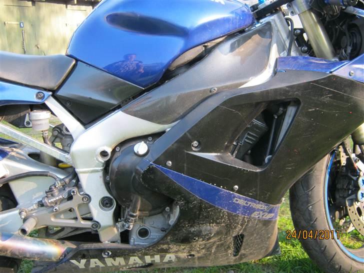 Yamaha R1 billede 10