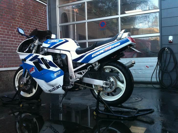 Suzuki GSXR750 billede 7