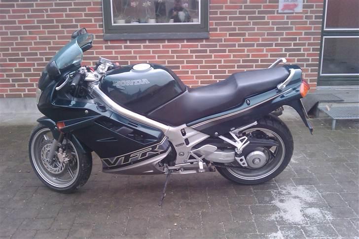 Honda VFR 750 F billede 2