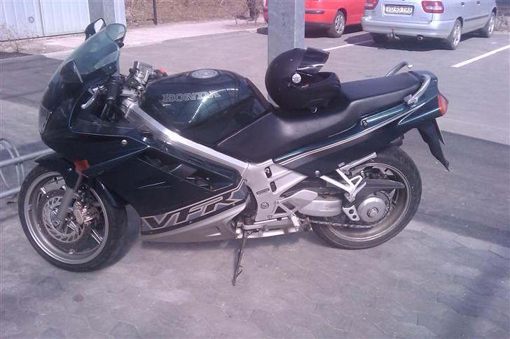 Honda VFR 750 F billede 3