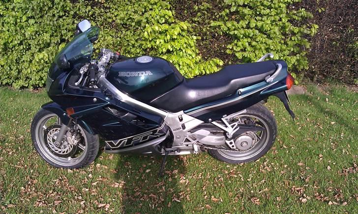 Honda VFR 750 F billede 4