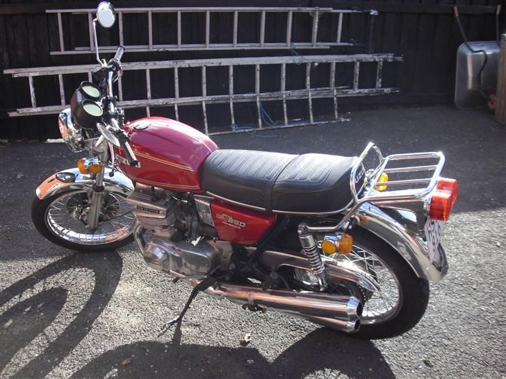 Suzuki GT 550 billede 1