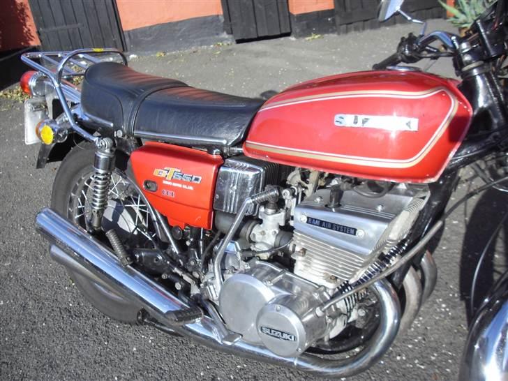 Suzuki GT 550 billede 8