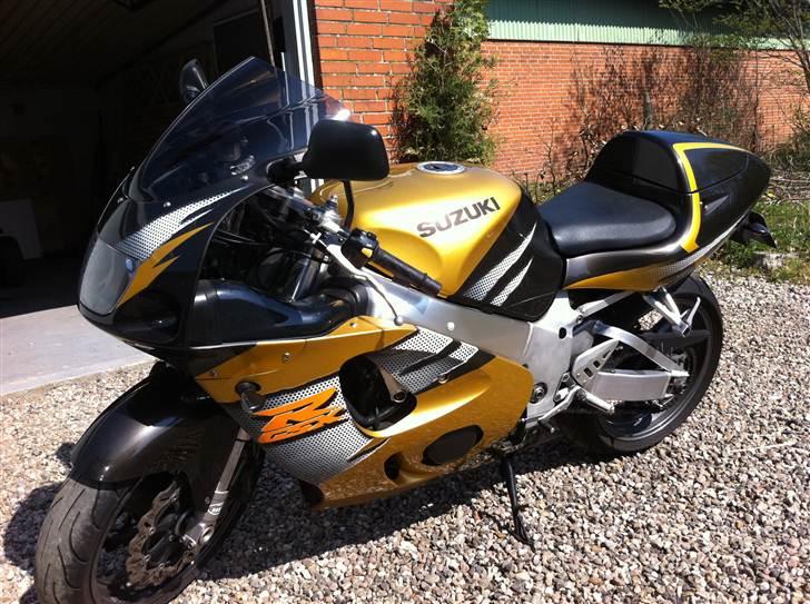 Suzuki Gsxr 750 Srad solgt. billede 4