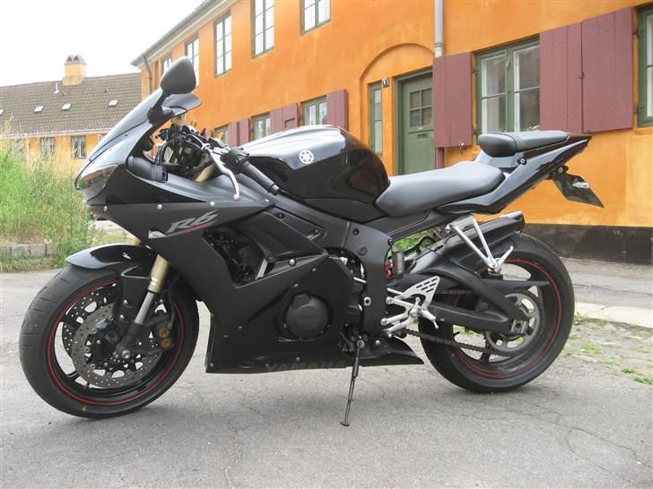 Yamaha R6 billede 2