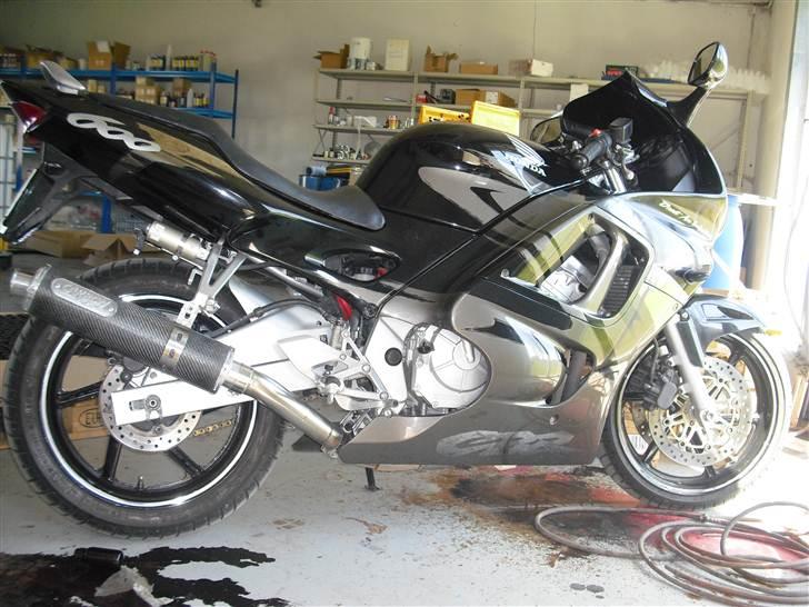 Honda CBR 600 F3 billede 1