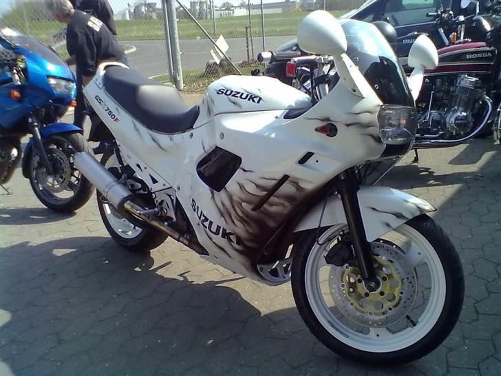 Suzuki gsx 750f billede 6