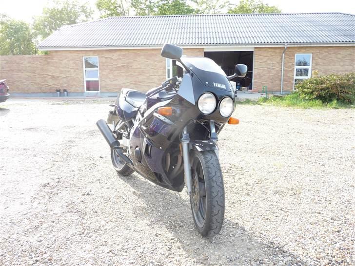 Yamaha FZR 400  billede 9