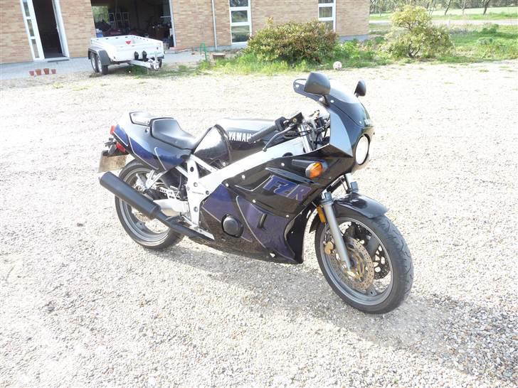 Yamaha FZR 400  billede 11