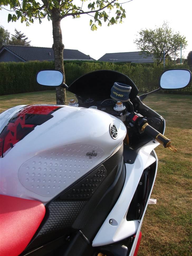 Yamaha R6 billede 17