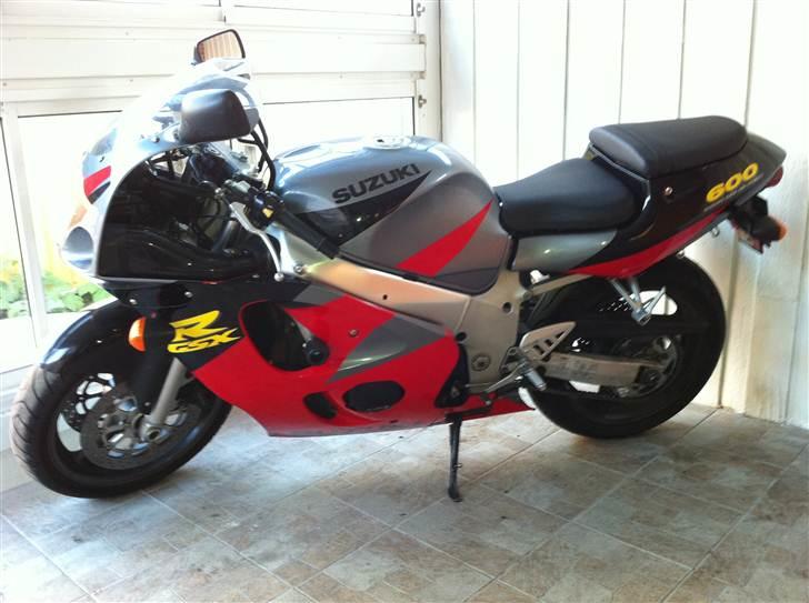 Suzuki ** SOLGT ** GSX-R 600 billede 1