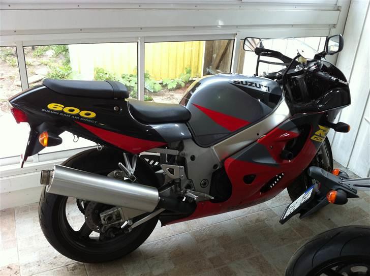 Suzuki ** SOLGT ** GSX-R 600 billede 2