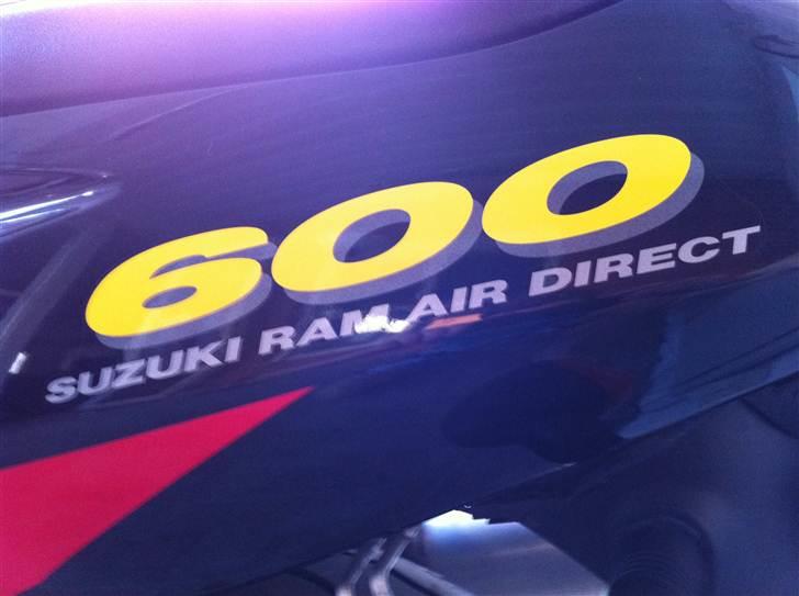 Suzuki ** SOLGT ** GSX-R 600 billede 5