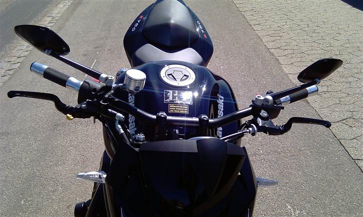 Kawasaki Z750 ABS - Nu med nye Rizoma spejle "sort" samt ny Rizoma bremse- koblingsgreb "sort"....  billede 8