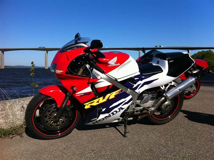 Honda RVF 400 NC35 billede 1