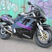 Yamaha FZR 1000