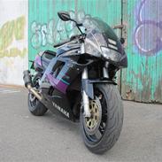 Yamaha FZR 1000