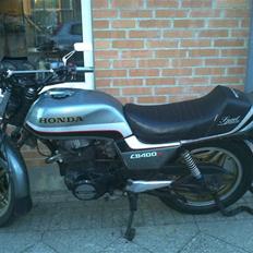 Honda cb 400n solgt