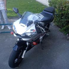 Yamaha yzf r6 