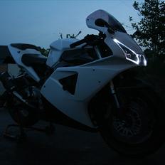 Honda cbr 954 rr "fireblade"