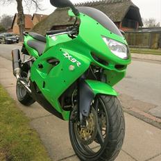 Kawasaki ZX9R - solgt