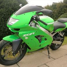 Kawasaki ZX9R - solgt