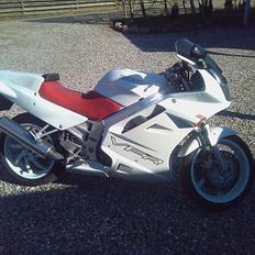 Honda VFR 750 F