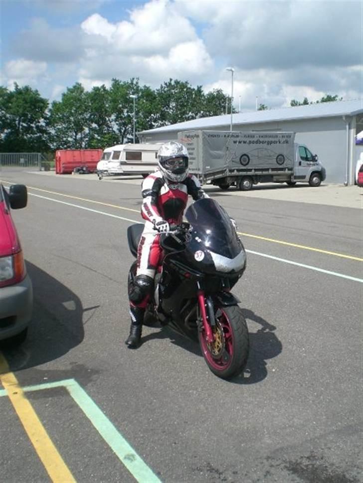 Kawasaki ER6F - En tur på trackday billede 7