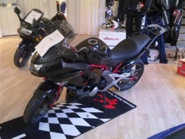Kawasaki ER-6F -=Solgt :( =- - Hos Forhandleren billede 6