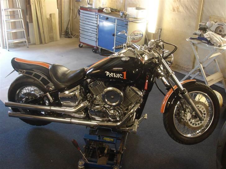 Yamaha XVS 1100 Drag Star - Så kon der lidt farve på cyklen billede 11