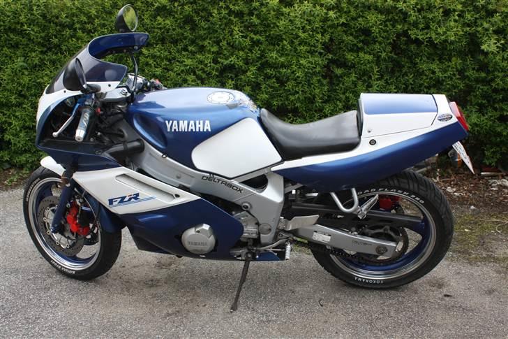 Yamaha FZR 600 billede 8