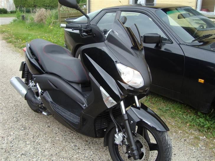 Yamaha X-Max 250 ABS - sporty kåbeglas monterings tid ca. 10 min. billede 13