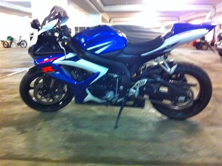 Suzuki GSX-R 750 K7 billede 12