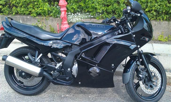 Suzuki GS 500 E - Min dejlige MC, som den ser ud i solskinnet billede 11