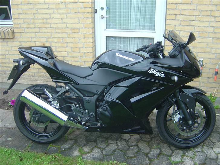 Kawasaki Ninja 250R - Min flotte nye Ninja :D billede 1